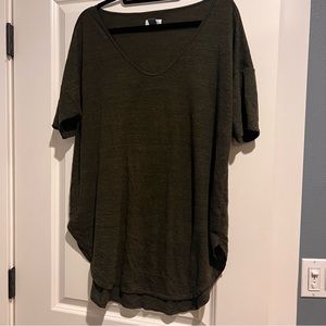 Gray/green heathered tunic
